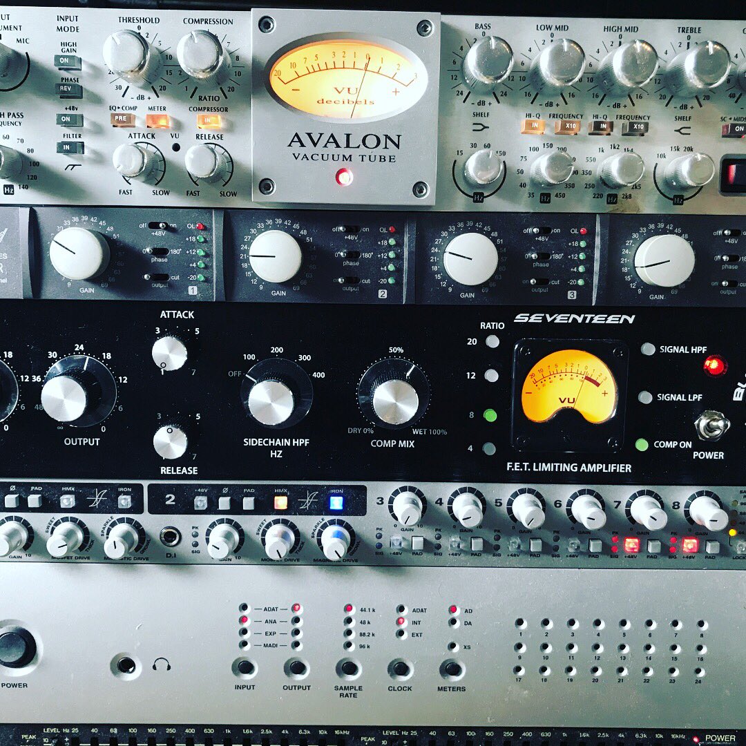 JakeGosling's tweet photo. Loving my new @blacklionaudio  #seventeen #17 F.E.T limiting Amplifier 🦁 Big up @kazbarsystems #SoundingSweet https://t.co/ZGPcRyhjic