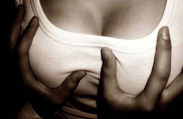 New study says, 'poor men love big breasts while the rich prefer
