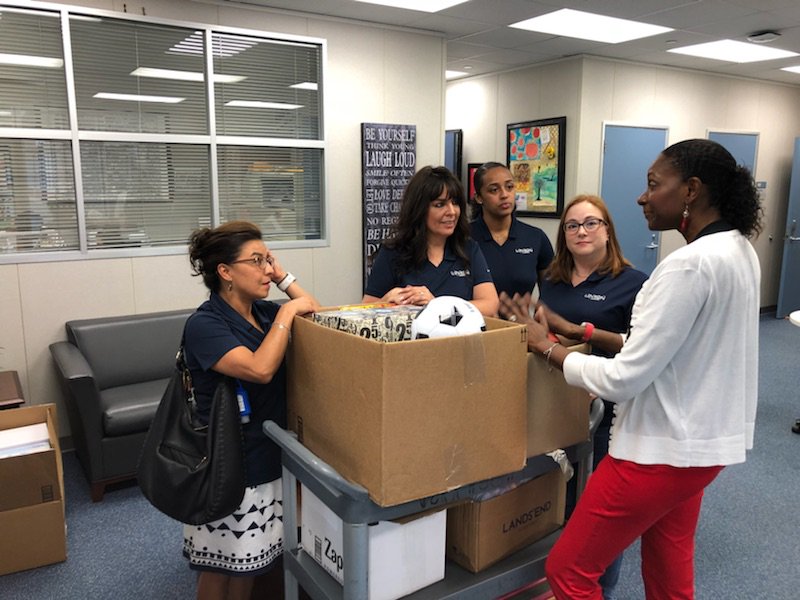 O_L_Mayers's tweet image. We have lots to cheer about in @CyFairISD when @LinronCompany surprises @KirkElementary with not one but two monetary donations and supplies for Ss and Ts. Thank you for your kindness and generosity. #AnchorsofAppreciation 
What a way to #CelebrateMonday #CFISDspirit #KirkROAR