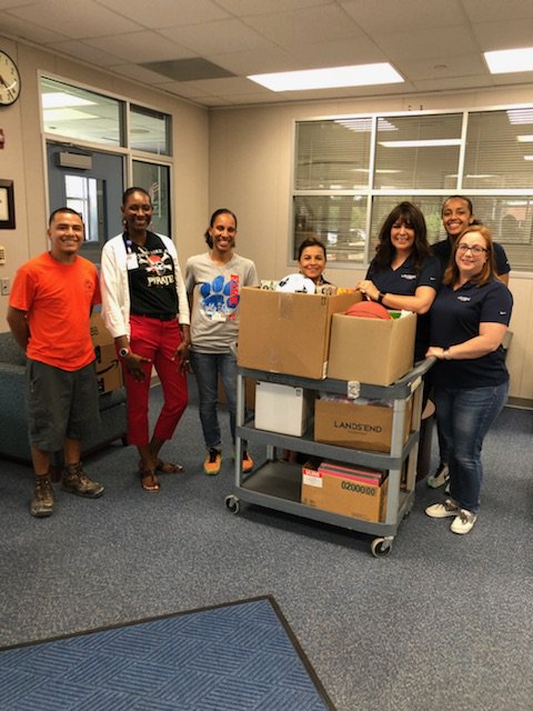 O_L_Mayers's tweet image. We have lots to cheer about in @CyFairISD when @LinronCompany surprises @KirkElementary with not one but two monetary donations and supplies for Ss and Ts. Thank you for your kindness and generosity. #AnchorsofAppreciation 
What a way to #CelebrateMonday #CFISDspirit #KirkROAR