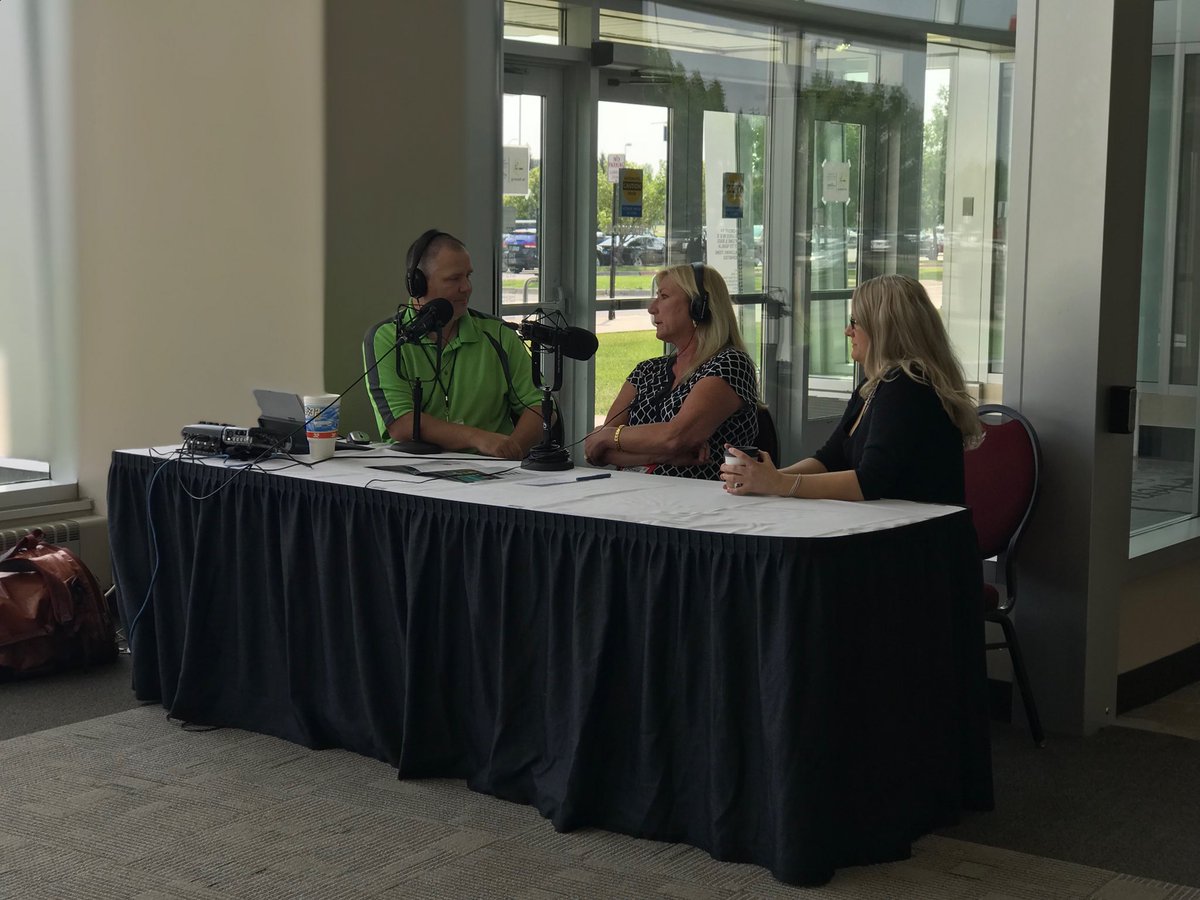 UASMagazine's tweet photo. @Insitu_Inc speaking with @knoxradio at #UAS18! Great start! https://t.co/SS17Ajfqfv