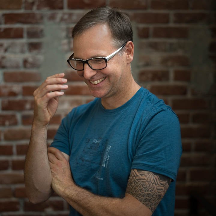 talkoot_hq's tweet photo. Tech giants like Amazon and Google are like Goliath. Your brand can be a David. Our webinar tells the secrets to thriving in the “Big Tech Giants” era of retail.  @derywn hosts our first webinar in the Digital Revolution series Thursday at 10 a.m.
RSVP: https://t.co/1wJTOq9glq https://t.co/kzXPwYYCMJ