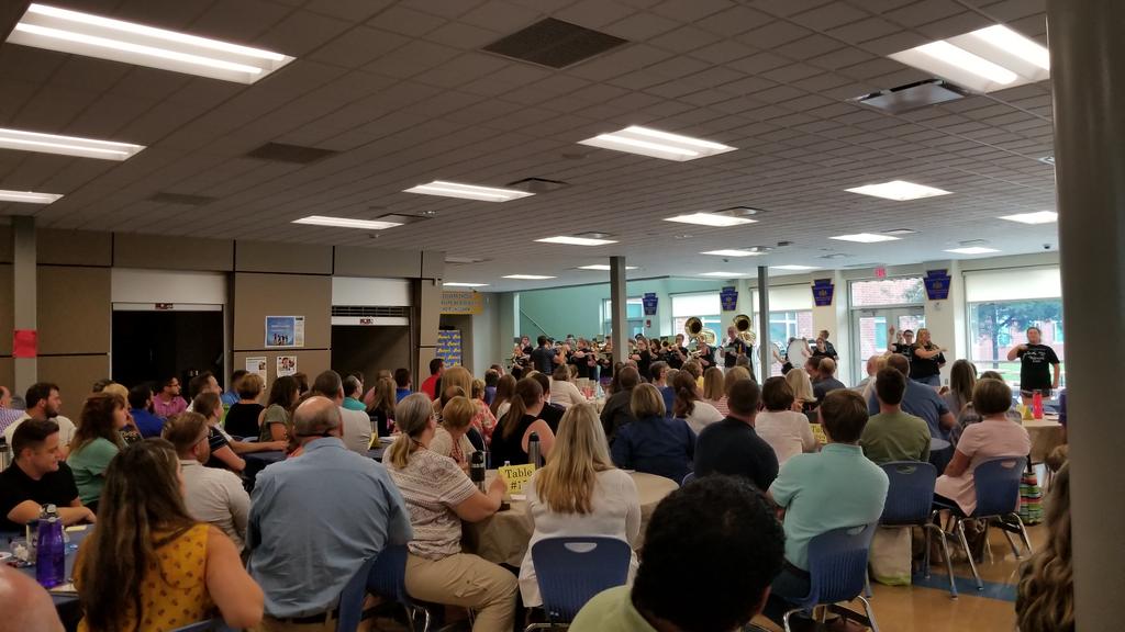 EYGoldenKnight's tweet photo. Mr. Gromis and the EYHS band help us celebrate the start of a great school year! #betheknight https://t.co/lVrCuqX2tp