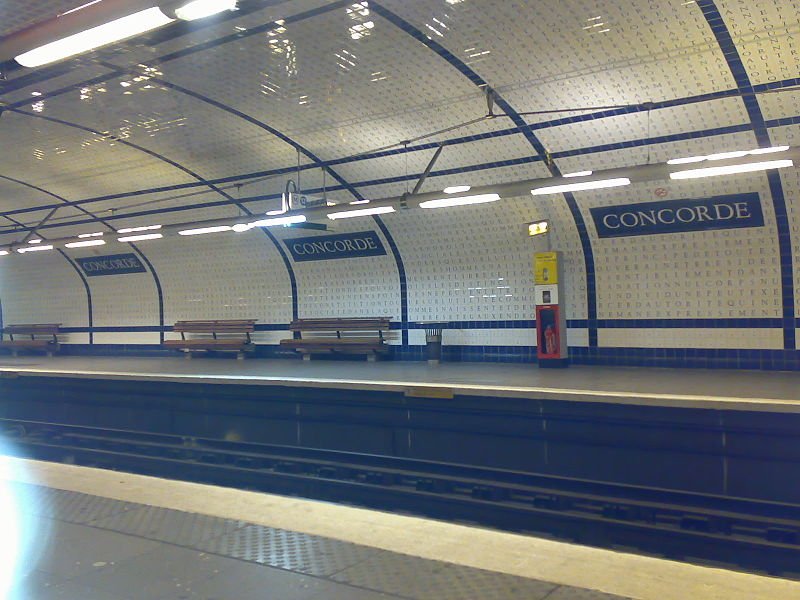 à Concorde  @Ligne12_RATP tu pourra lire la Déclaration des droits de l'homme et du citoyen de 1789 sur le carrelage  #qml  #RATP