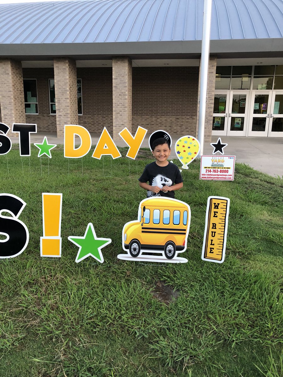 Ms_Araiza's tweet image. Kinder ready! #Cfbfirstday