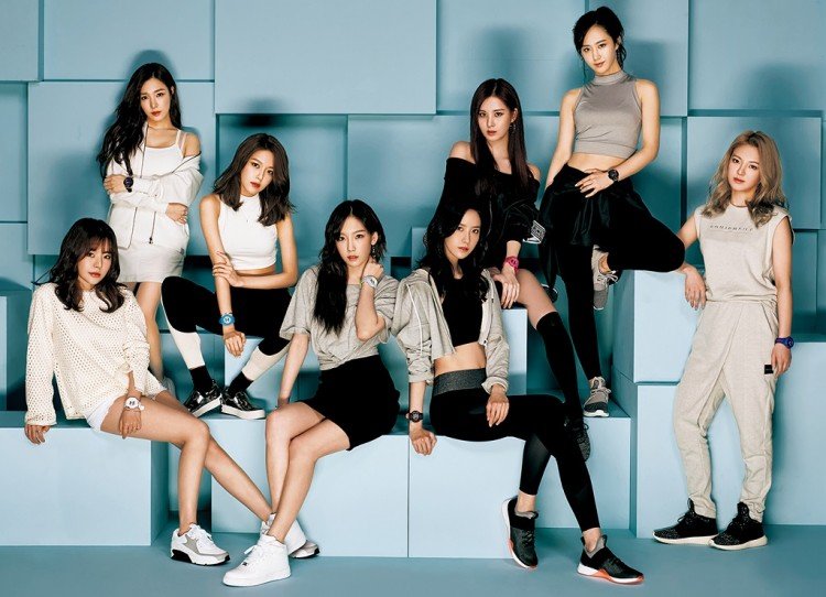 2014, Billboard crowned SNSD the 'World's Greatest Girl Group' and ' World's Hottest Girl Group'.Time Magazine & Forbes Magazine say that SNSD is 'One of the richest artists in the world' and 'Bigger than Spice Girls'