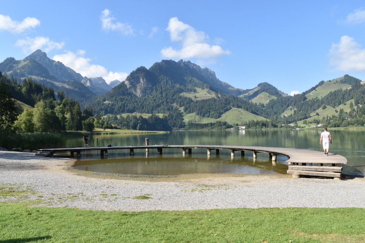 WegWandernCH's tweet photo. Gestern bei herrlichem Wetter￼☀️￼😎unterwegs in den wilden #Breccaschlund, oberhalb vom #Schwarzsee, mit vielen einladenden #Alpbeizlis ￼😍:
￼➡️ https://t.co/itfUPGT2o2

#VerliebtindieSchweiz #wandern #wanderung #swissalps #hiking #wanderweg #berge #fribourg @schwarzseefr https://t.co/7c0lbd2hGW