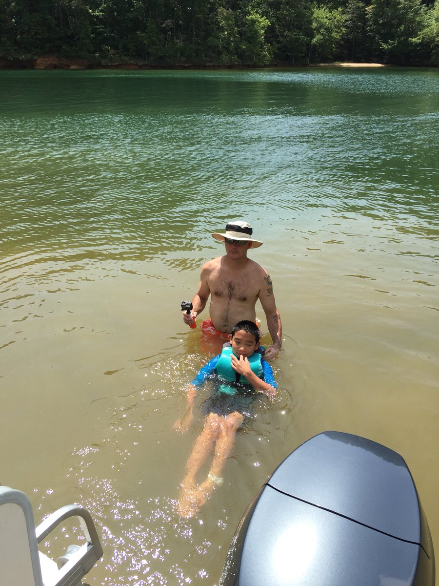 k9kayaks's tweet photo. Last day of #Summer #vacation for #MaxSmiles was spent on the #Lake #LakeKeowee w/ #Family #LakeLife #PontoonFun #LifeIsGood #GoodTimes #FamilyFun #LakeKeoweeSC https://t.co/WLz0gUcdRL