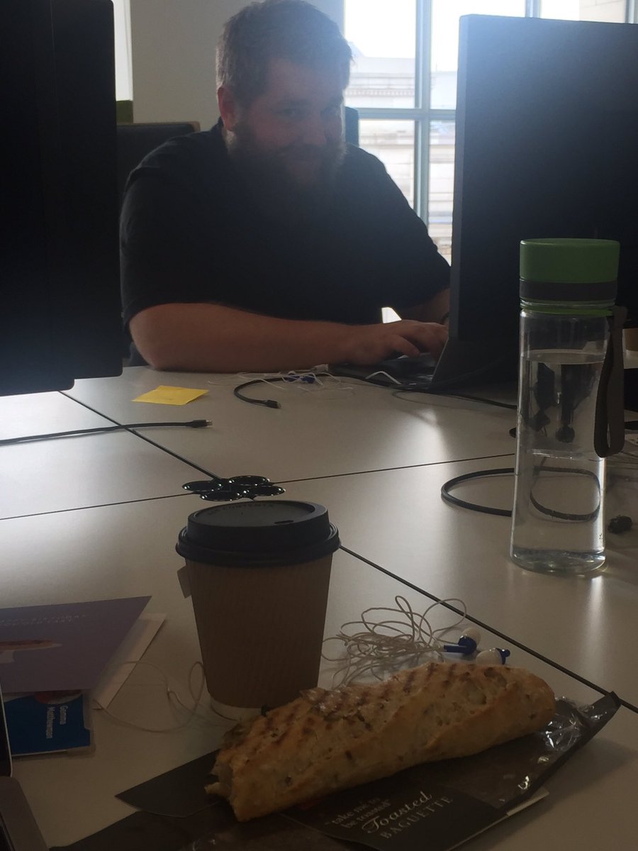 gemvms's tweet image. Is there anything @pret can't do! Loving their new toasted range - artichoke and mozzarella baguette 👌🏻@rg_ted