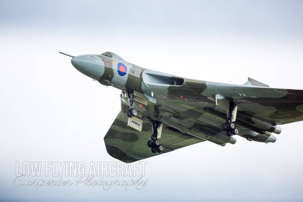 My all time favourite, @vulcantothesky , Such a gracious aircraft 😍😍😍😍

Photo taken by our fantastic photographer Carpenter Photography.

#Vulcan #XH558 #VulcanXH558 #RIPVulcan #Avro #AvroVulcan #GoneButNotForgotten #SpiritOfGreatBritain #ProudToBeBritish