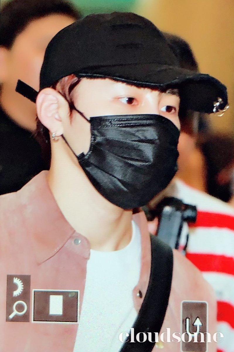 cloudsome_sw's tweet photo. 180820 우니야 호주도 수고해또😭😭😭😭
내일두 만나쟈ㅑㅑㅑㅑ 멋진 무대 기대할���
#WannaOne #워너원 #하성운 #HaSungWoon @WannaOne_twt https://t.co/OHshuSDnX4