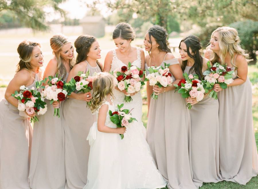 Poppy Lane Designs takes your breath away.  Let's talk wedding flowers. Click here now: ow.ly/GWJd30isJgK <a href="/poppylanedesign/">Kelly Veal Long</a>