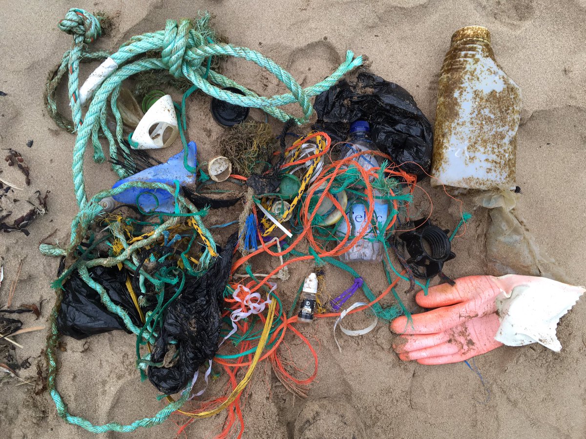 uksurfergirl's tweet photo. @sascampaigns #cleanerseasproject after 10 minutes walk along my fav UK beach #woolacombe on Saturday evening :-( https://t.co/o5830Gvj7O