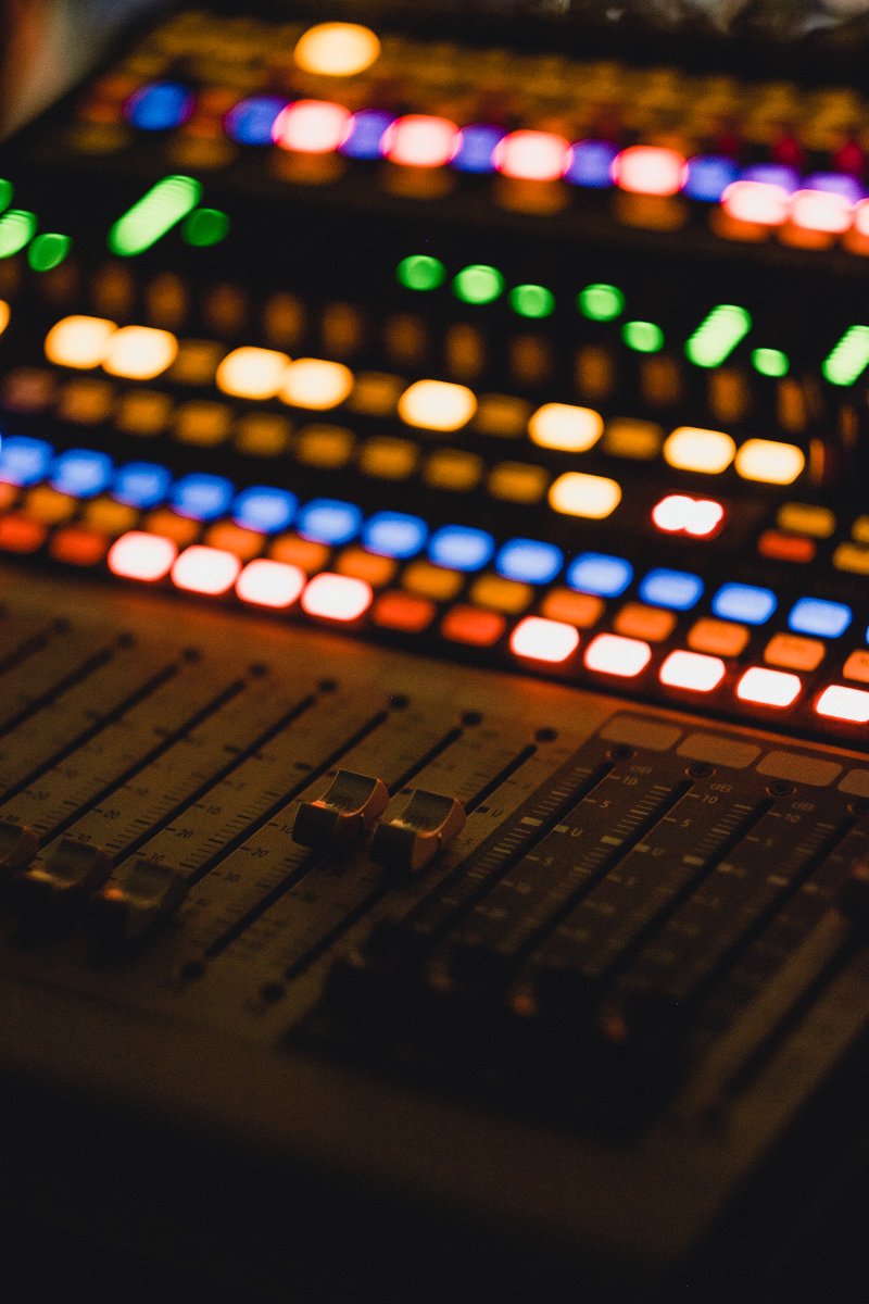 tmpgtweets's tweet photo. Happy #NationalRadioDay ! https://t.co/4Xa0PjWCet