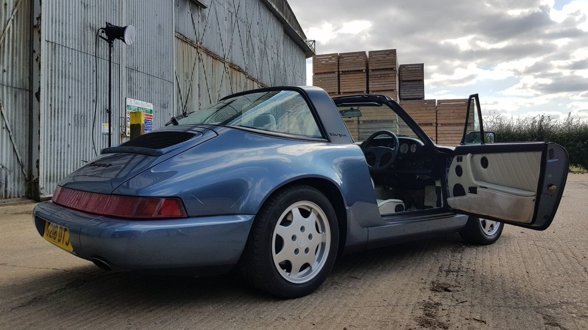 DanFurr's tweet photo. More #fun on four wheels. Expect to see this superb 964 #Carrera 2 #Targa in a forthcoming issue of @ThePorscheMag 🏁 Subscribe at https://t.co/wUHqcjTBZK ⚡ #Porsche #Porsche964 #Richbrook #Porsche911 #D90 #Norfolk #NorthNorfolk #droptop #classicporsche #stuttgartlegends #iconic https://t.co/gOYooGrKvX