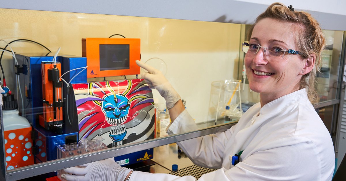 miltenyibiotec's tweet photo. There’s another graffiti #autoMACS Pro Separator in the lab of the experimental hematology research group at the University Medical Center Carl Gustav Carus in Dresden, Germany. They mainly isolate human and murine HSCs, #Tcells, and #dendriticcells. https://t.co/dTt1nJRUpB https://t.co/PWd2iauRhJ