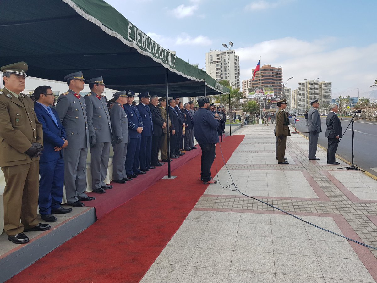 ColchaneChile's tweet photo. Alcalde Javier García Choque participa en el desfile en el marco de la Conmemoración del Natalicio de Bernardo O'Higgins Riquelme, en Iquique https://t.co/1V29jPX73o