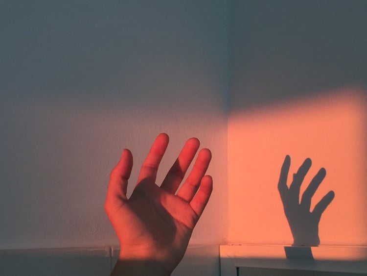 Reading old messages
and wondering where it all changed.

ไล่ดูข้อความเก่าๆ
แล้วก็สงสัยนะว่ามันเปลี่ยนไปตั้งแต่ตอนไหน.