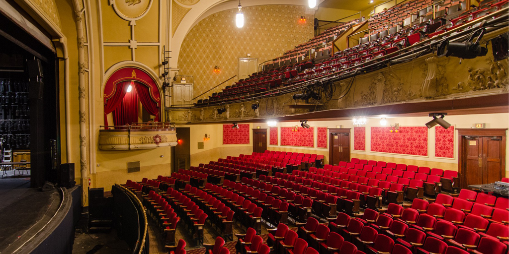 AudienceView's tweet photo. In the first 4 years using #OvationTix, the @AthenaeumTheatr has seen: 
✔️ 94% lift in paid attendance.
✔️ Individual gifts grow by over 5x.
✔️ Overall donations and grants increase by 17x.

Learn more about their success in this case study → https://t.co/1zsy1YqSjk https://t.co/mKQaiH5sC4