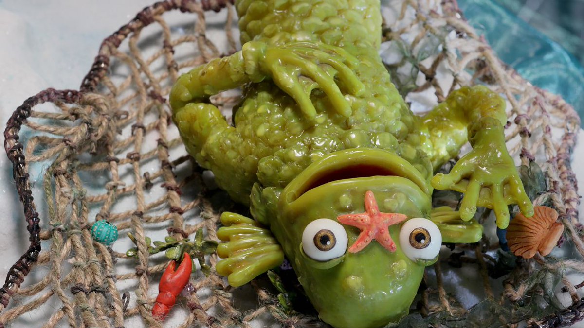 FISHWITCH, @adriennedowling's <a href="/NFTSanimation/">NFTS Animation</a> film is cute stop-motion perfection, &amp; undoubtedly the best human/fishman love story of recent memory. bit.ly/2BoCNmY