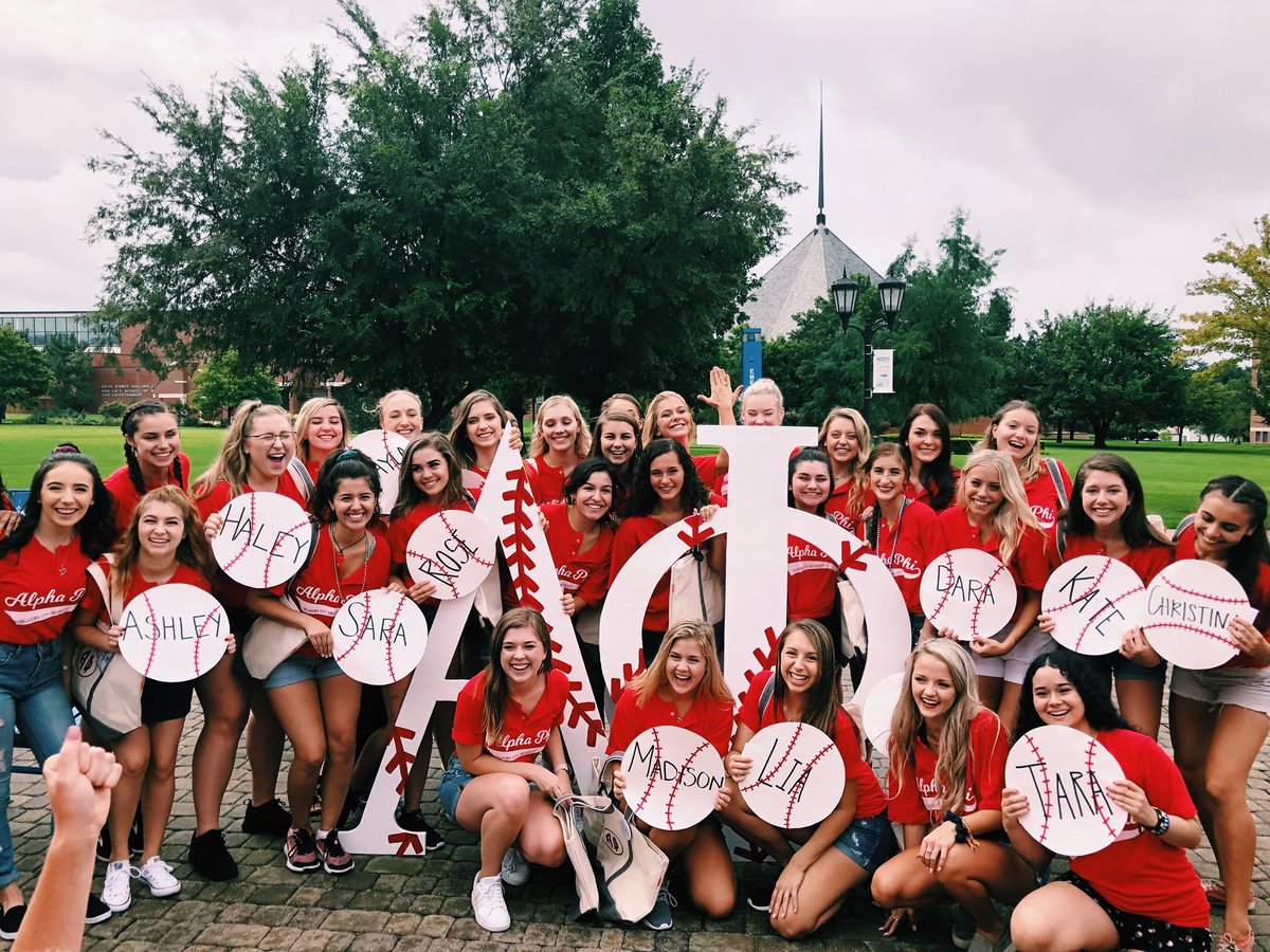 em_schmukal's tweet photo. A PHI BABY #ivyleague #rushitloveit #alphaphi #ΑΦ https://t.co/VHKKHWCC73