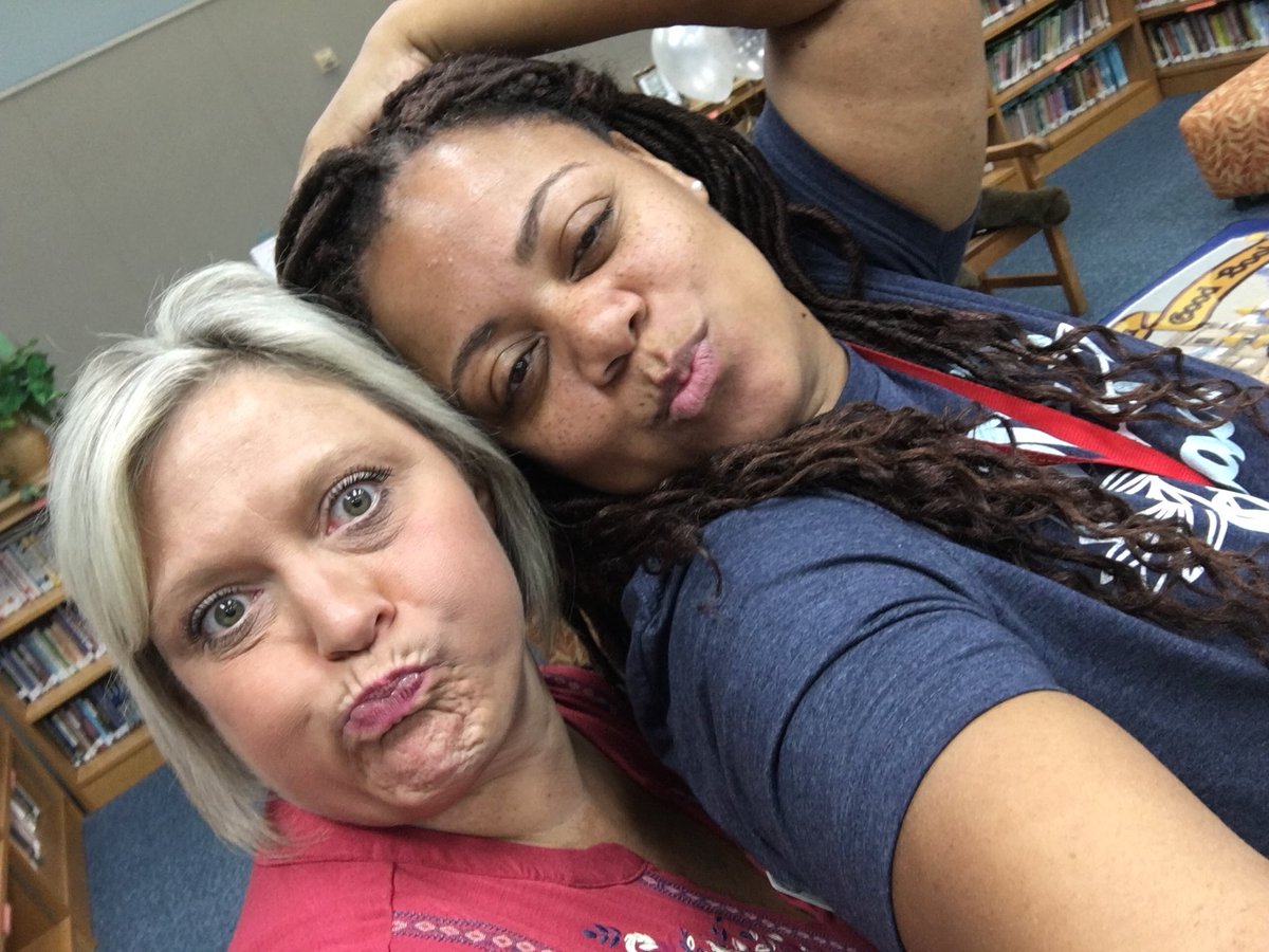 RoshundaKnight's tweet photo. Life is great when you love your job and the people you work with! #SucceessatRES https://t.co/d5RBGILEfY