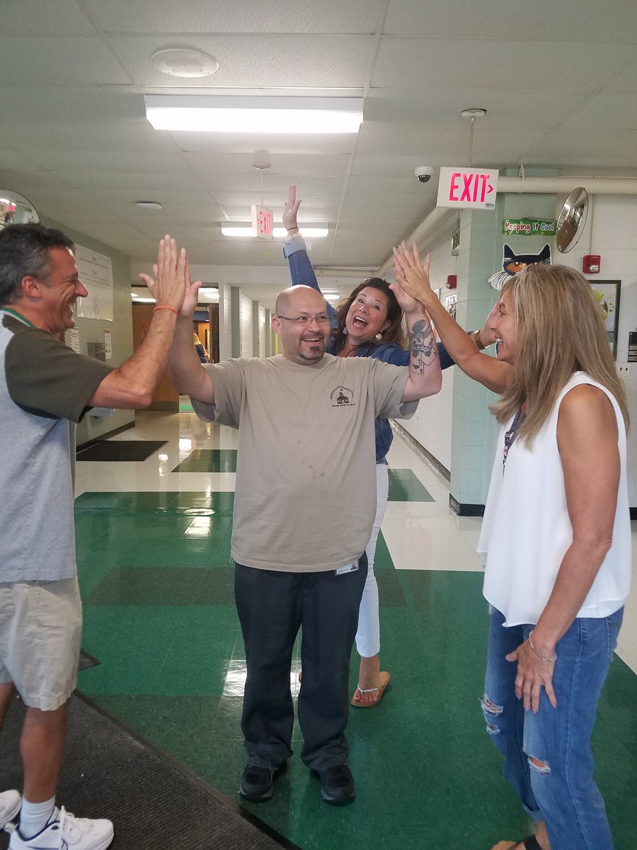 WendyPitt5's tweet photo. #ElemEastPride https://t.co/GW0CcxBrM2
