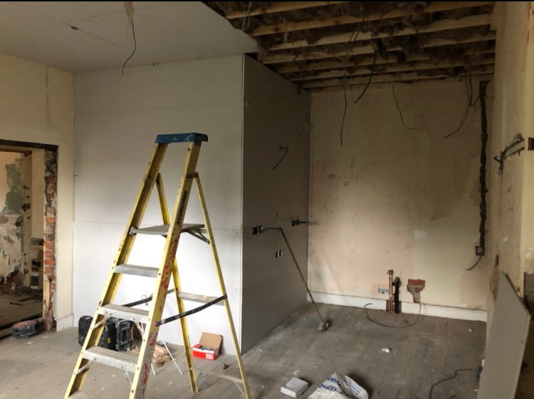 ChrisGargan1's tweet photo. A few weeks into our Sefton Park development. Great seeing the progress with walls being knocked down, doorways bricked up, steels going in and timbers going up 🏡🏠🏗
#owenoliverproperty #restoration #seftonpark #liverpool #property #luxuryproperty #development #investor https://t.co/nrrYJPNtIM