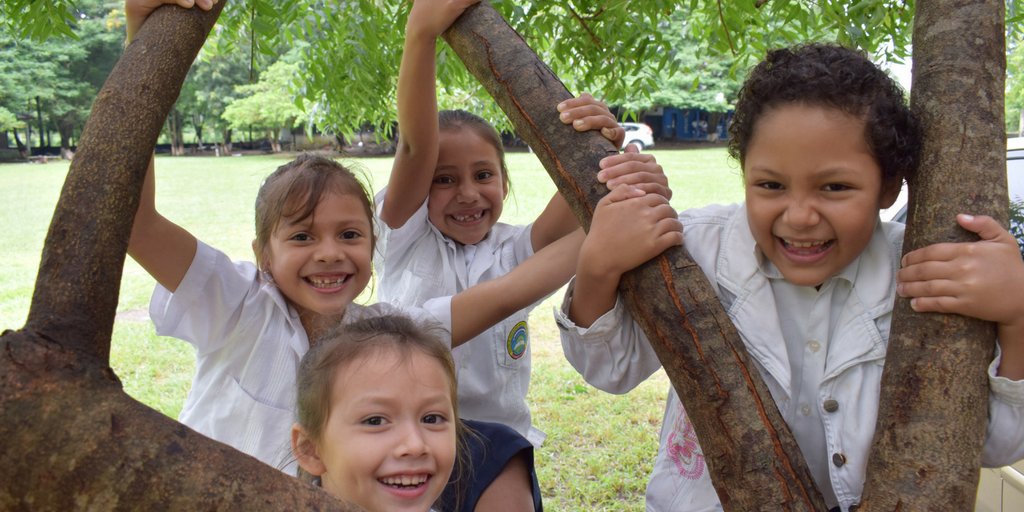 feedthechildren's tweet photo. Donors, volunteers, partners, and all others who willingly give of their time and talents to help support feed the children and other humanitarian efforts: here’s #asimplethankyou! You truly are a difference maker in our world. #FeedtheChildren #wefighthunger https://t.co/zENqaqKhq2