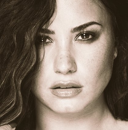 dlovatofandom's tweet photo. Happy birthday to the greatest idol @ddlovato 🎊

We’ve learnt a lot with you &amp; will always be here for you no matter what. Thank you so much for everything from the bottom of my heart ❤️You’ll always be a WARRIOR 💪🏻

#HappyBirthdayDemiLovato https://t.co/42bvIQK09r