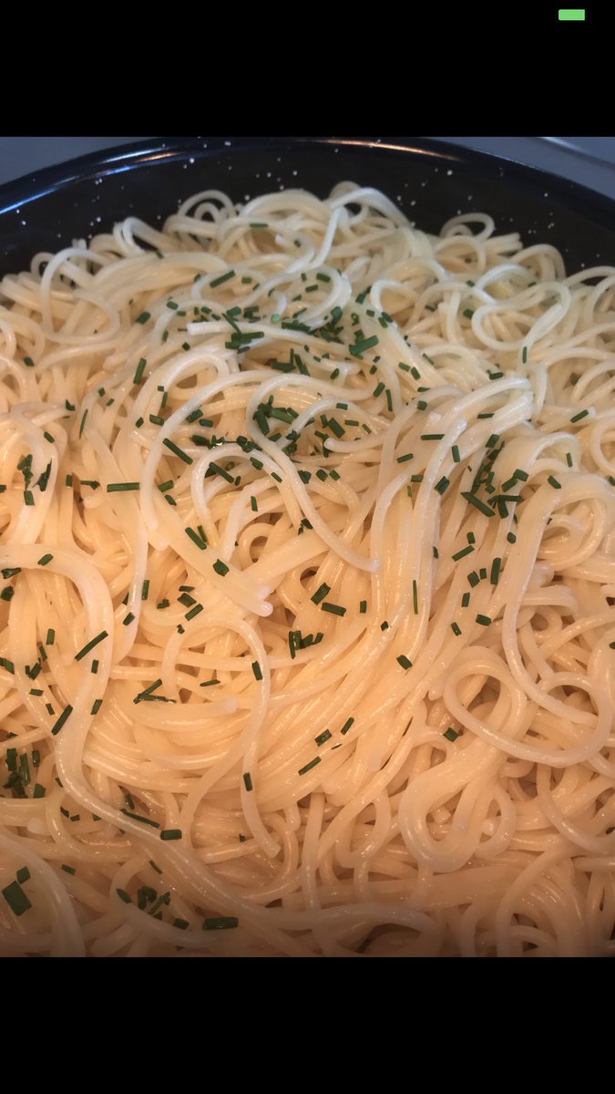 Emma08Emma's tweet photo. Freshly baked garlic baguettes to go with today’s spaghetti bolognaise @FountainsClose @pardykim @cateringbm https://t.co/2e57yYdG7e