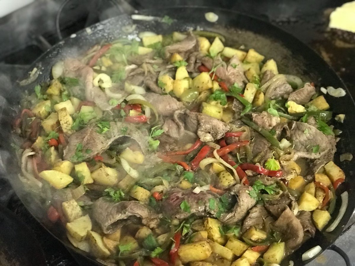 cabolargobeach's tweet photo. Estamos preparando la comida, venís? #Cabolargo #buenacomida #disfrutalaplaya12meses. https://t.co/L28CPUxPTS