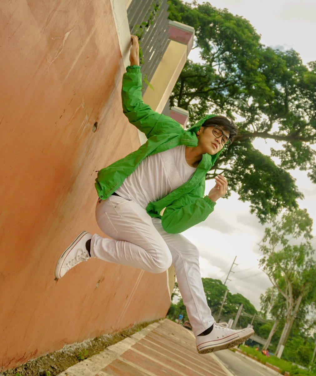 PussInButch's tweet photo. Nowhere to go but UP! <3

#throwback #ReignOnTop. #Jumpshot couture challenge! Well,another challenge for me is how to have jump shots with a sprained left ankle.Hahaha! Laban lang! 😅 

📷 @jomaakeel

#CasaDeModaByJamesPaul #rough #edgy #editorial #commercial #photography #model https://t.co/vK1umyw41H