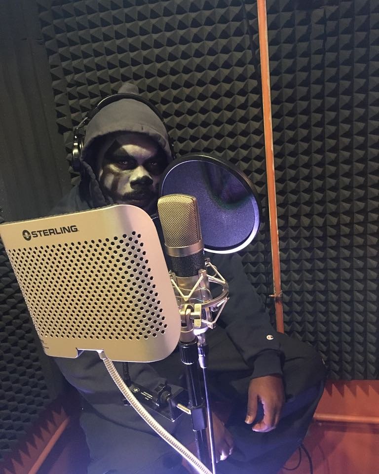 lexthehexmaster's tweet photo. Finally Finished the #shadowking #mixtape now Lex is back in the studio and open to doing features for the #lowlow hmu and have the #darksamurai on ya next #Hit song. #timetogettowork https://t.co/4hE1YDoUoY