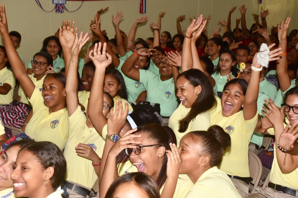 alfredomsde's tweet photo. Buenos días, junto a nuestra vice alcaldesa Jacinta Estevez y las autoridades educativas del distrito  10-04, damos inicio al presente año escolar en Santo Domingo Este, Instituto Politécnico Pilar Constanzo. https://t.co/xlAl4YT7Wo