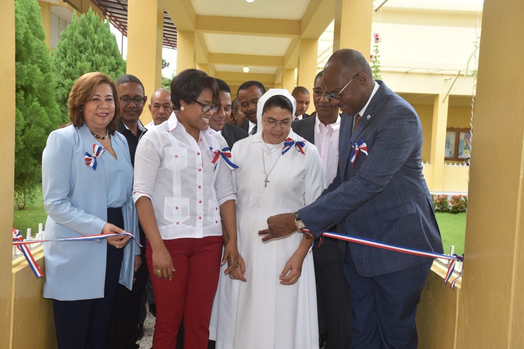 alfredomsde's tweet photo. Buenos días, junto a nuestra vice alcaldesa Jacinta Estevez y las autoridades educativas del distrito  10-04, damos inicio al presente año escolar en Santo Domingo Este, Instituto Politécnico Pilar Constanzo. https://t.co/xlAl4YT7Wo