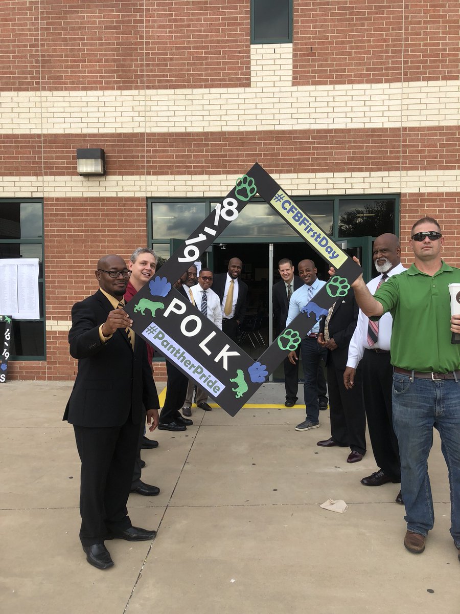 KOSullivanLDISD's tweet image. Polk Middle School is the place to be! You never know who will stop by! @CFBISD #CFBMattersToMe #cfbfirstday #pantherpride @AsstSupt1