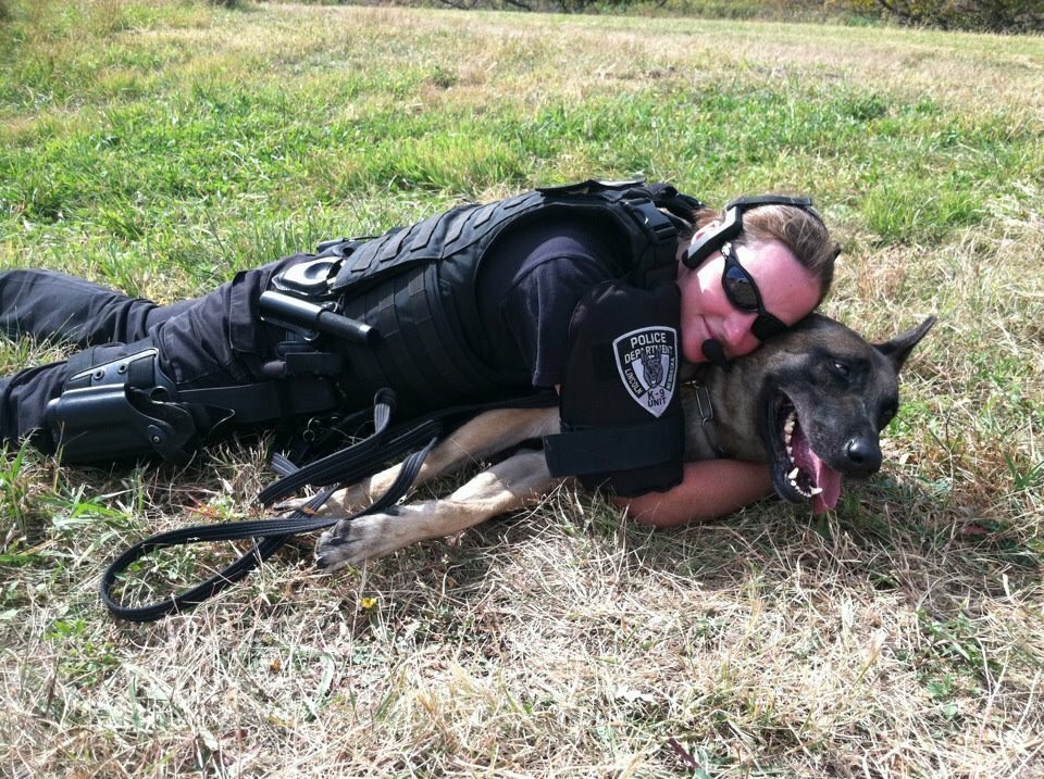 LPD1420's tweet photo. Good morning! It’s Meet an Officer Monday!!! 
Say Hi to Officer Nikki Loos!! 
She’s been with LPD for 12 years! 
Inspired? It looked like a fun job! 
Fun Fact! She was the 1st female K-9 Officer for LPD along with her partner Dexter! 
#lpd1420 #LNK https://t.co/hDbhqRNPLr