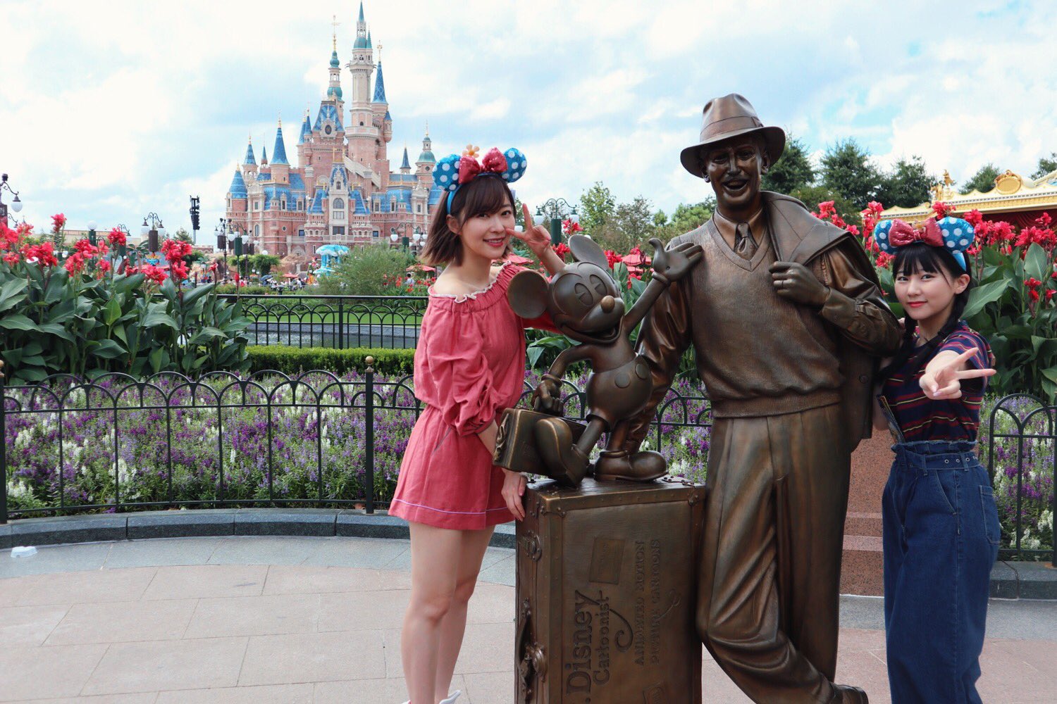 指原 莉乃 というわけで上海のディズニーランドに行ってました 後輩を連れての海外は初めて 充実の二日間でした インスタ ツイッターにたくさん写真載せますね T Co O8lpbacpyb Twitter