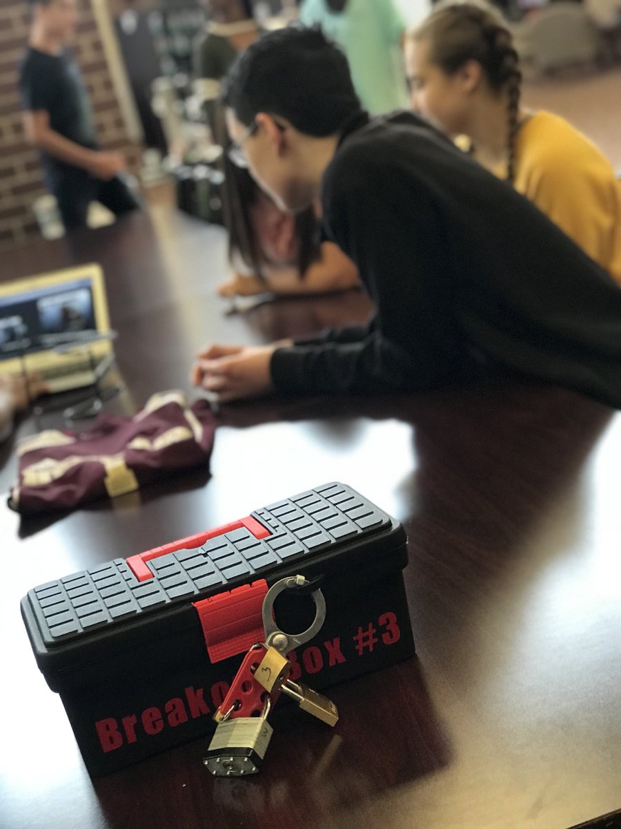_AmandaButler's tweet photo. Breaking out for library orientation! Combined #breakoutbox and @DeckToys! @FISD_Libraries #hhslibrary #useallthethings https://t.co/PcYmWn85m5