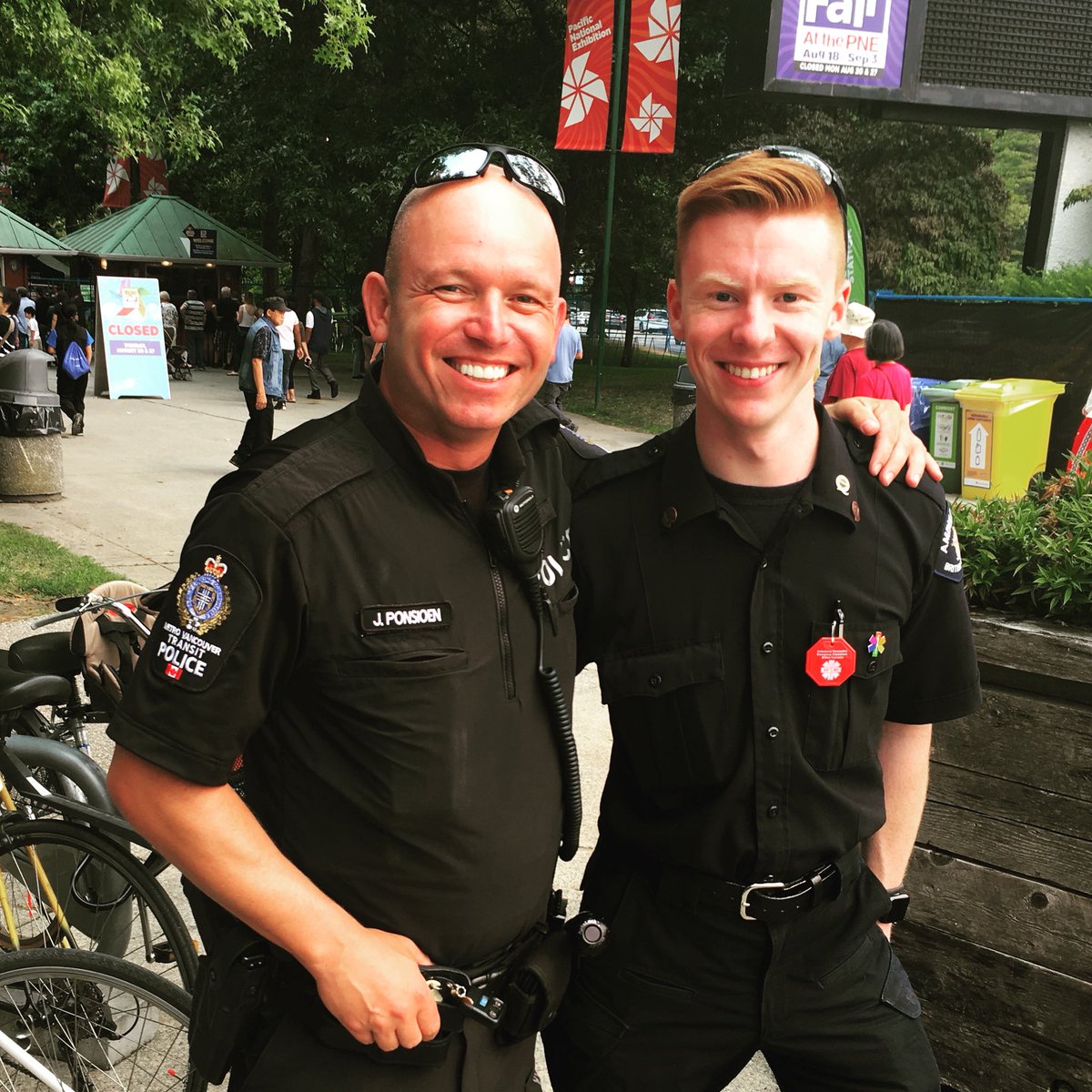 SgtJPonsioen's tweet photo. Great to get a pic with @osoyoosmedic yesterday at the @PNE_Playland... he also alerted me to something being place on my back by a sneaky @BC_EHS #Paramedic #FirstResponders #firstrespondersweekend https://t.co/O4e6pWkA5Z