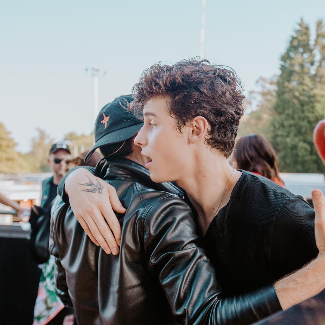 StevieWorldwide's tweet photo. #Repost #StevieAiello ~
You can’t see my face but it’s the same as @shawnmendes 😮😮😮#MenInBlack #BBCBiggestWeekend
📸: @mattyvogel https://t.co/LJvnH9dVMc