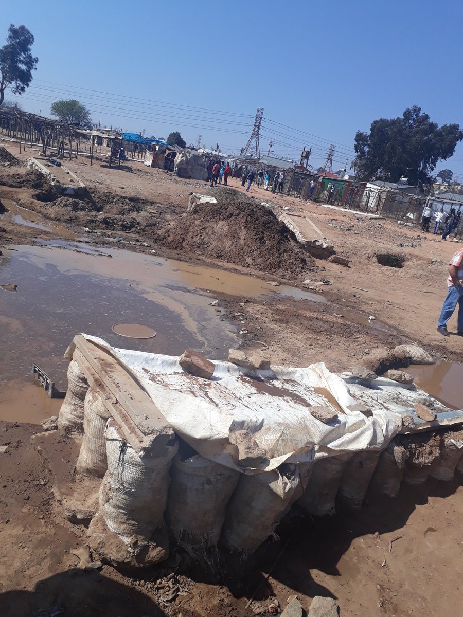 CoJEconomicDev's tweet photo. illegal mining activity in #Mathole'sVille In Ward 127 (West Wits Mine); @JMPDSafety surveyed the space, @LeahK28 requested reports on the community's history in an effort of involving and addressing the matter with sasol, transnet, gautrans... #RegionC #Oversightvisits https://t.co/7xiQAiJGkF