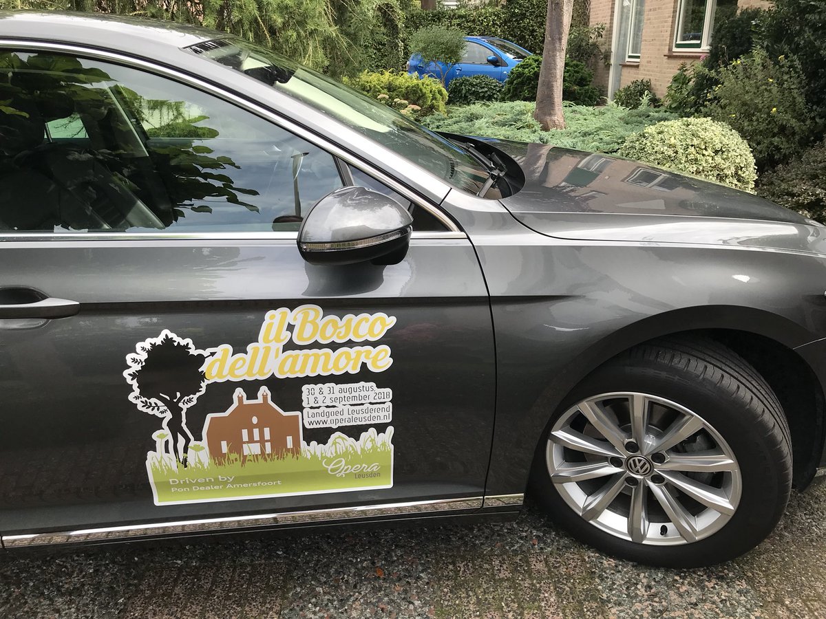 OperaLeusden's tweet photo. Vandaag de sponsor auto’s van @pondealergroep ontvangen voor het vervoeren van de cast voor de opera IL BOSCO DELL’AMORE . Voor kaarten zie https://t.co/HR7aI18wiH https://t.co/aLxL4kmEYk