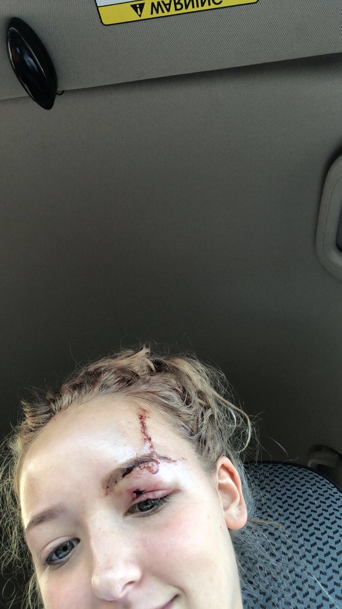 BinkleySarah4's tweet photo. Hey @GEAZYNEWS @LILUZIVERT  wanna come see me since this happened to me on my way to see you???? ps sorry for slowing down traffic https://t.co/zL2P7BptXn
