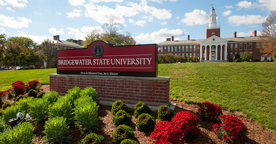 BSUlife's tweet photo. With only two weeks left before all BSU residents move onto campus, make sure to double check these residence hall essentials: https://t.co/pqofGuLhqw
#bsulife #moveinday #residencehall #off2bsu https://t.co/Wk5x60soOl