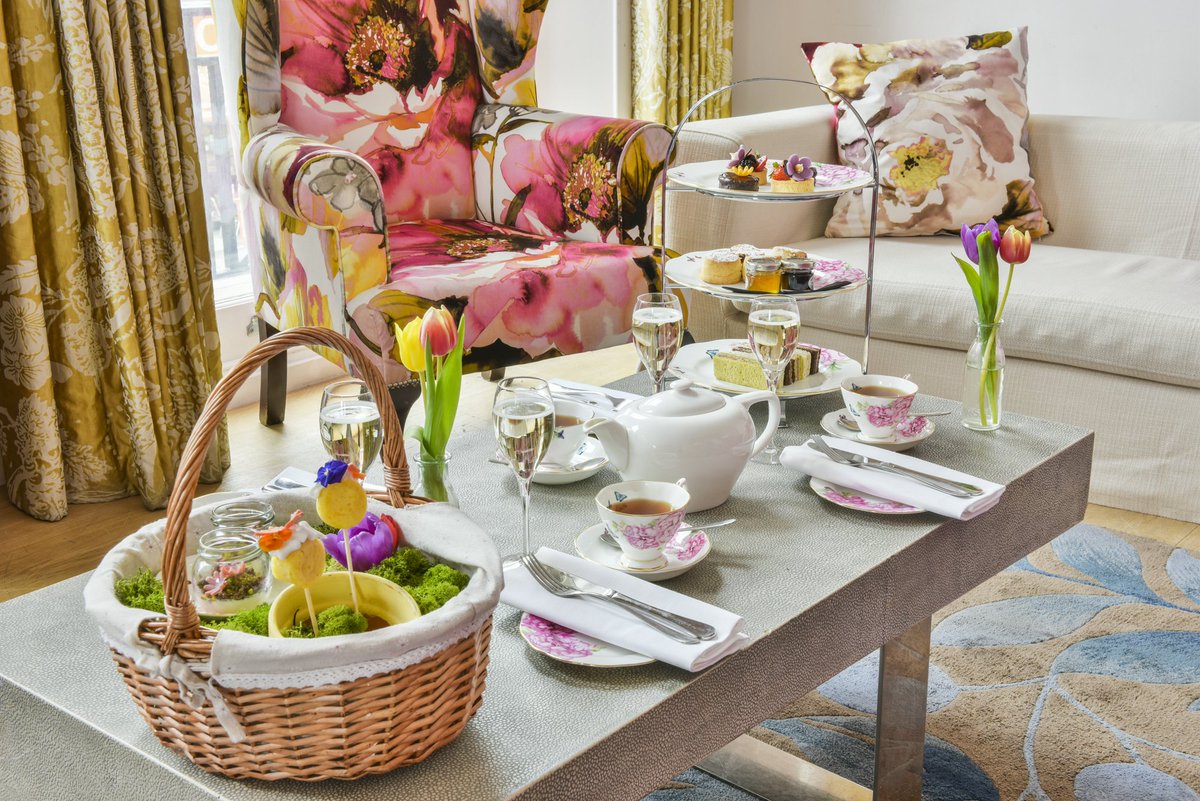 " the prettiest afternoon tea set up we've ever seen... " -  <a href="/womanandhome/">woman&home</a> 
Check them out for more great articles :
bit.ly/bestafternoont…