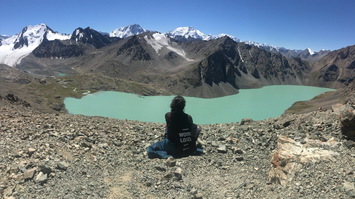 AfonsoMelissa's tweet photo. #Spaces et @radioimmo sont partout 😎 même au #Kirghizistan 🇰🇬 4.000m ⛰ 
 À très vite à #SpacesOpera ☀️ 🇫🇷 #holidays

#spacesworks #spacesparis #spacesreaumur #spacesreaumurontour #Spacesoperagarnier #spacesreaumuraroundtheworld #Spacesbag @spacesworks https://t.co/YyQfxQAArP