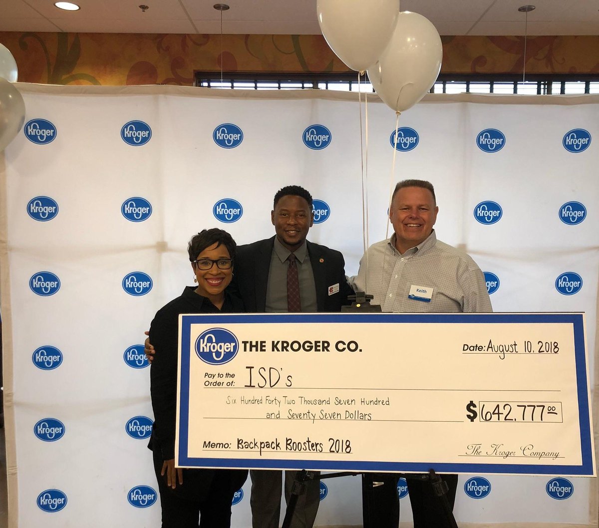 CHISDFACE1's tweet photo. Thank you so much to @kroger Backpack Boosters Campaign! Because of you we are able to equip CHISD campuses with additional school supplies for our students throughout the year! #backpackboosters #community #partnership #schoolsupplies #FACE @T_Graham14 https://t.co/ByoMjKPF6B