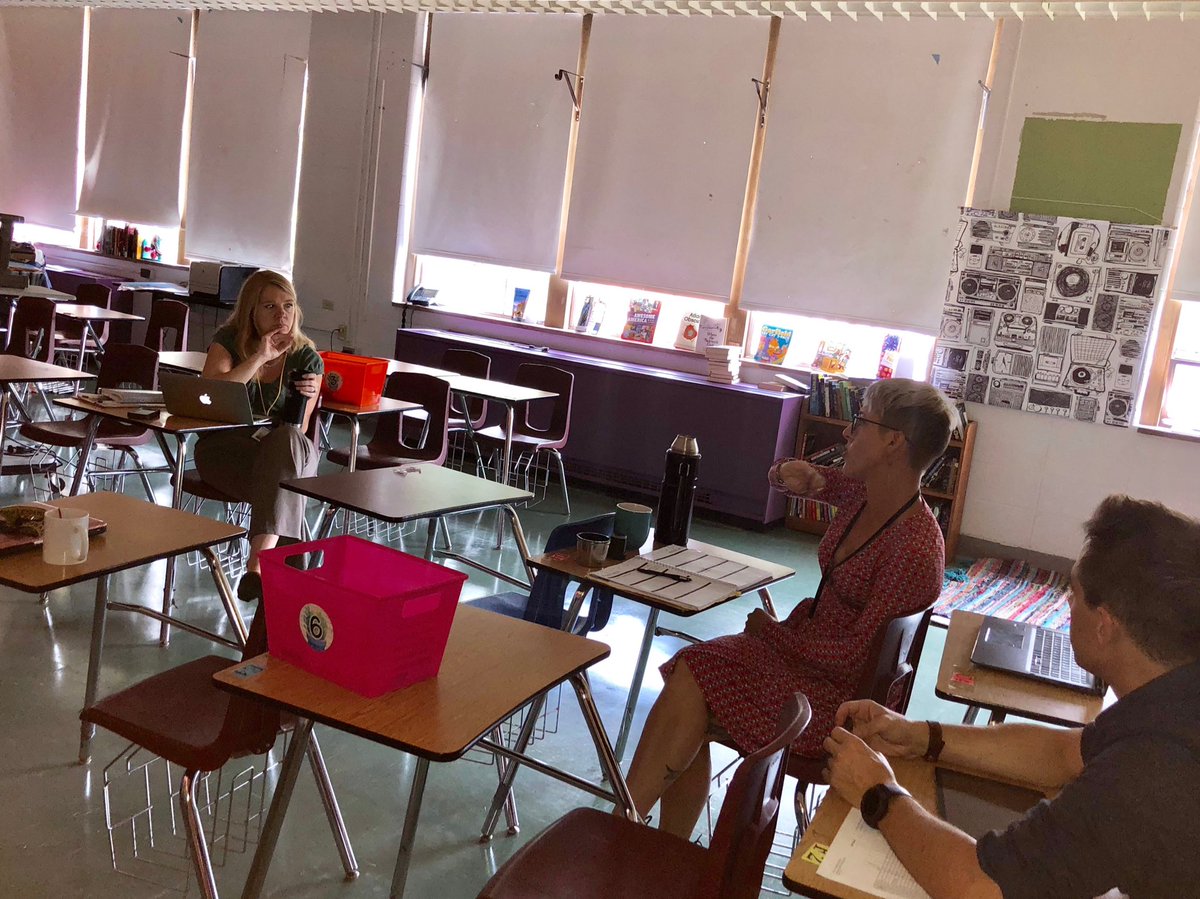 Our ERS working with ELA teachers! #wecomingforypu ⁦<a href="/ShawneeAcademy/">The Academy @ Shawnee</a>⁩ ⁦⁦<a href="/JCPSKY/">JCPS</a>⁩